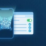 Móvil escaneando un código QR junto a un panel de administración con un interruptor activado